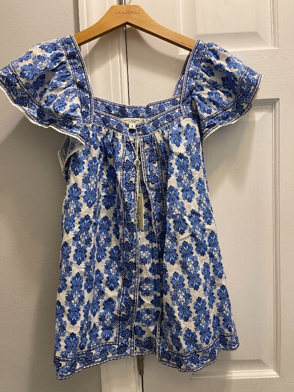 Max Studio shirt size small